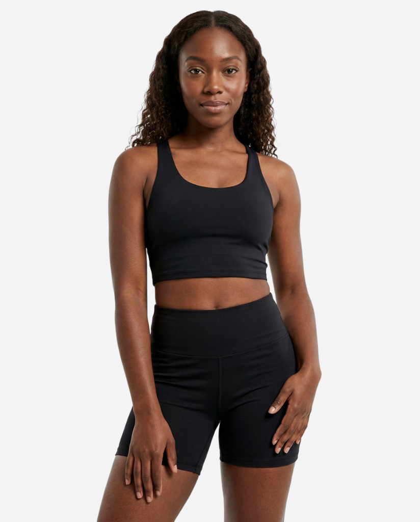 Sophia — Black female AI fashion model preset