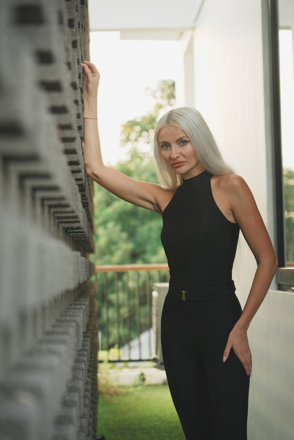 Sophisticated Black Jumpsuit Styling Ideas: Modern Resort Editorial Photoshoot Pack