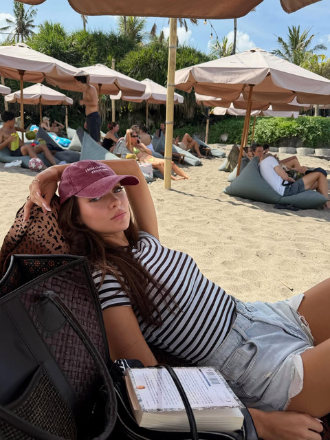 Resort Vacation Editorial Photoshoot Pack: Beachside Chic Summer Style