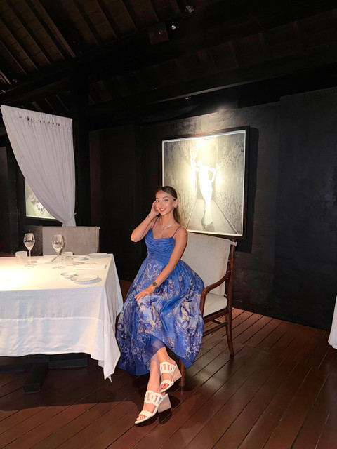 Elegant Resort Evening Wear Lookbook-Style Set: Blue Patterned Maxi Dress & White Heels