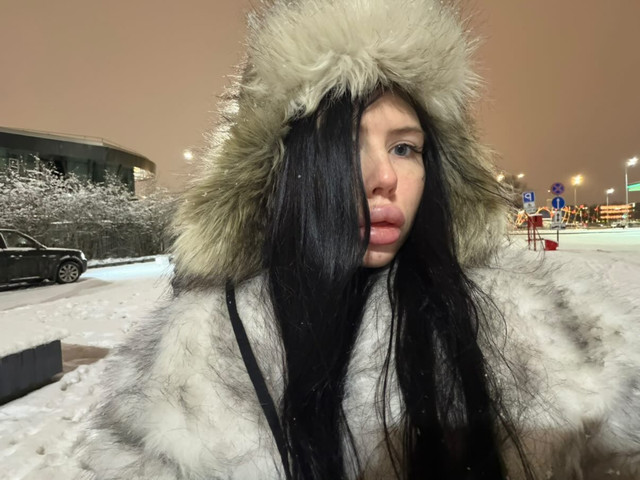 Chic Winter Fur Outfit Idea: Snowy City Night Editorial Photoshoot Pack