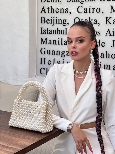 Chic White Blazer & Pearl Bag Editorial Photoshoot Pack: Global City Vibes & Modern Elegance