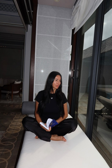 Relaxed Luxury Resort Wear: Black Tee & Satin Pants Styling Reference Photo Set