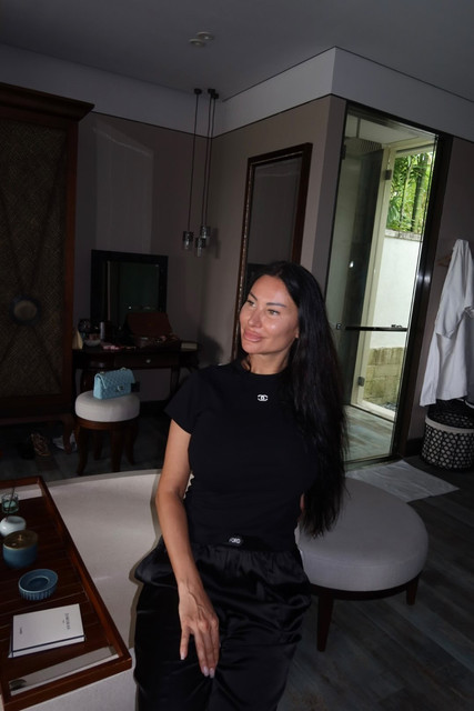 Luxe Loungewear Photo Set: Modern Comfort in Black Satin & Ambient Light