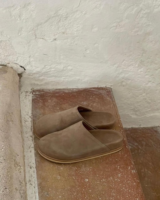 Minimalist Suede Mules Lookbook-Style Set: Earthy Tones & Rustic Charm