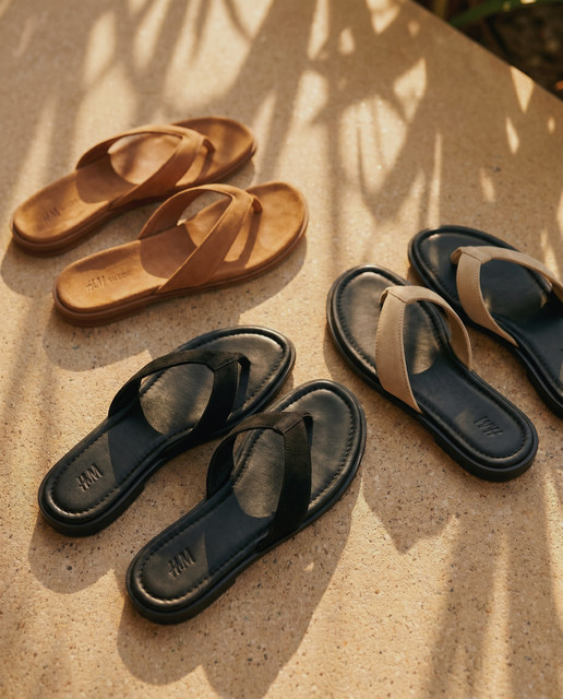 Effortless Summer Sandal Styles: Neutral Tones Editorial Photoshoot Pack