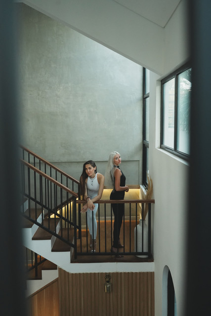 Architectural Chic: Neutral Tones & Sharp Tailoring Photo Set