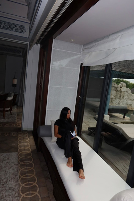 Black Loungewear Poolside Resort Editorial Photoshoot Pack: Relaxed Elegance