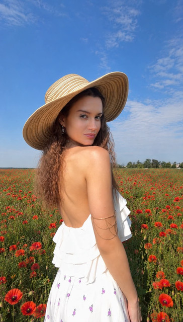 Dreamy Poppy Field Fashion Photoshoot Pack: White Ruffle Dress & Straw Hat Styling