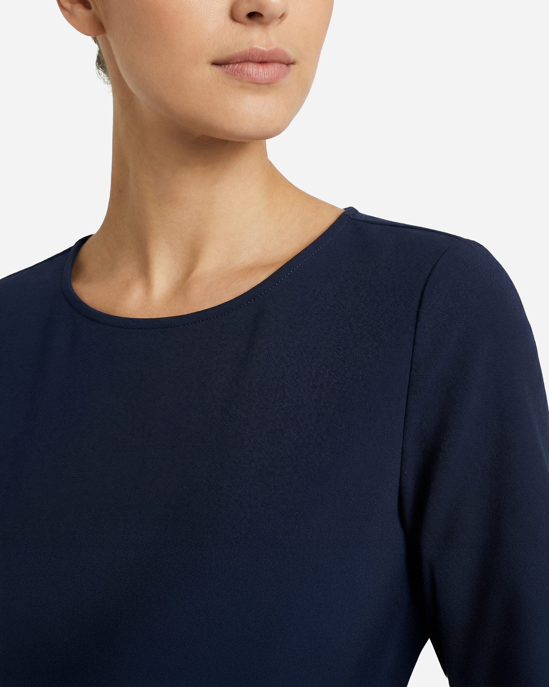 Collar Detail pose preview
