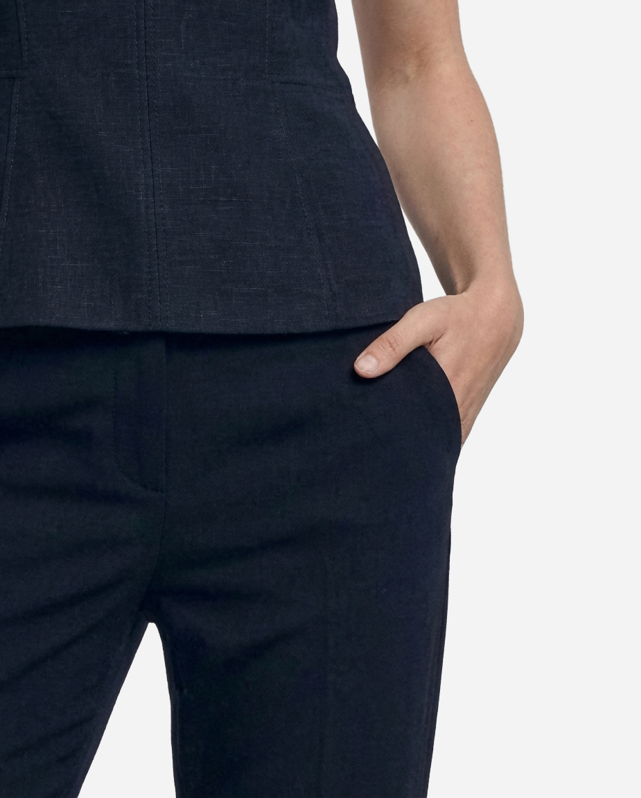 Headless Pocket Detail pose preview